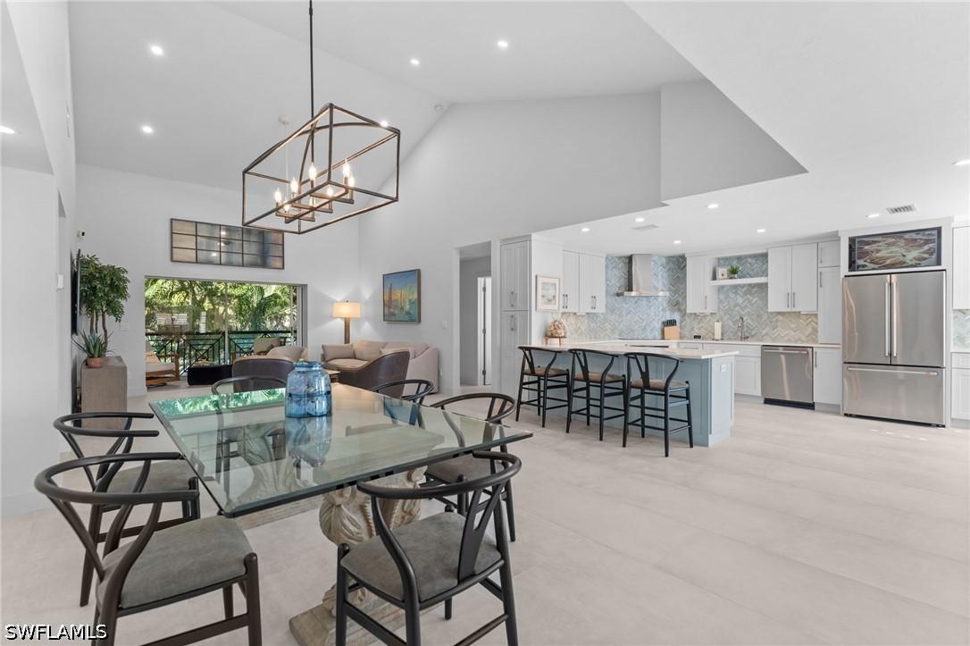 6855 San Marino Dr. #201B, Naples, FL 34108