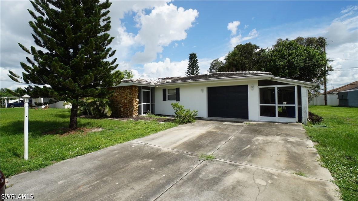 320 Hollywood St., Lehigh Acres, FL 33936