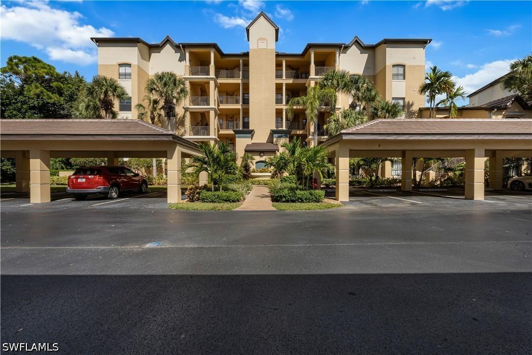 195 Vintage Cir. #104, Naples, FL 34119