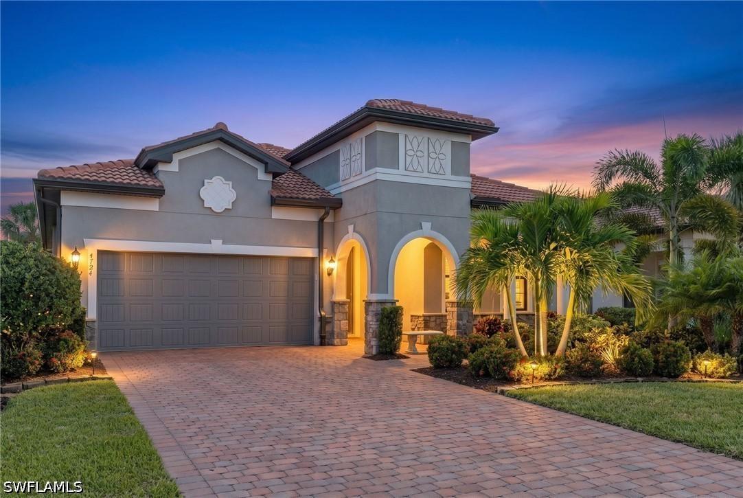9724 Everglades Dr., Naples, FL 34120