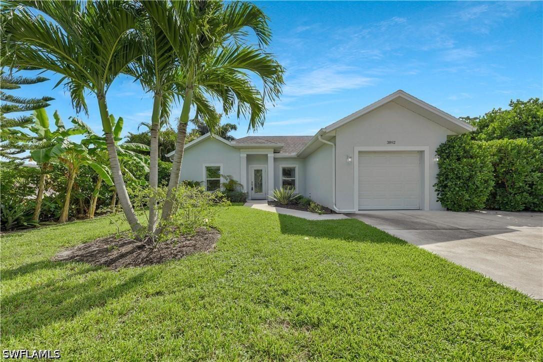 3892 14th St., Naples, FL 34103