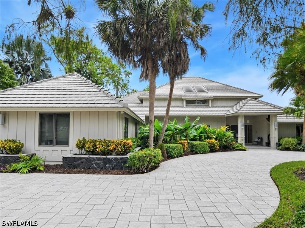 8 Stonehedge Point, Naples, FL 34105