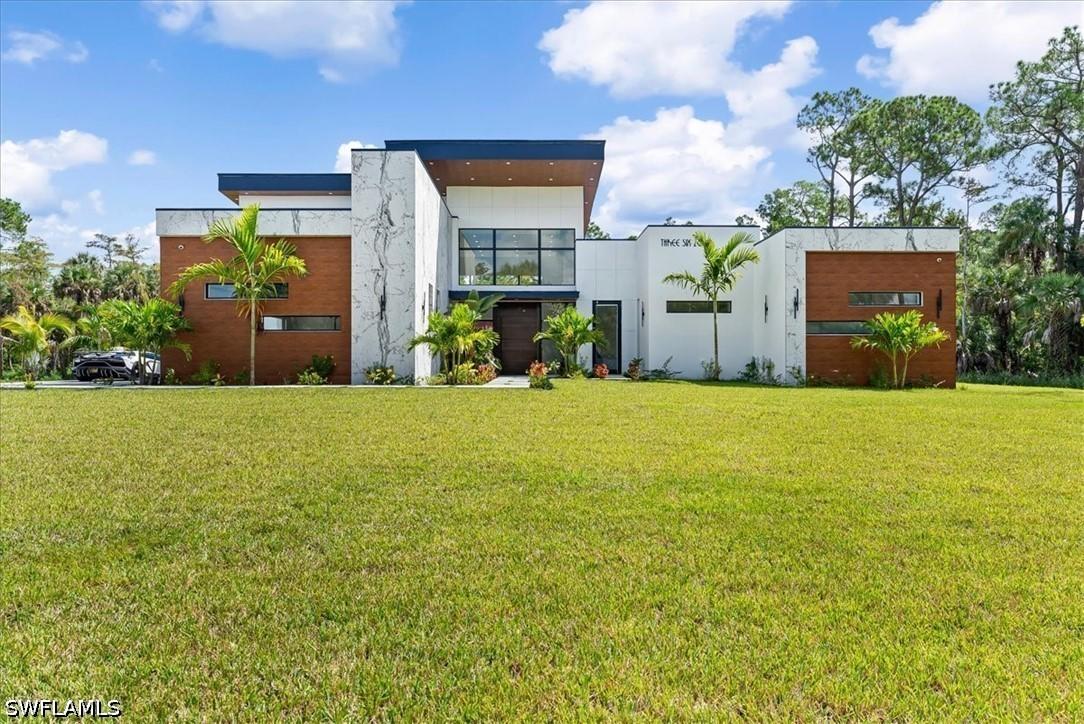 360 3rd St., Naples, FL 34120