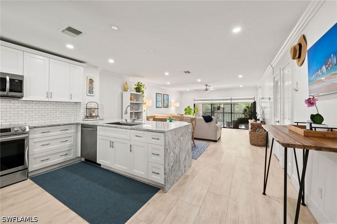 1656 Spoonbill Ln. #B, Naples, FL 34105
