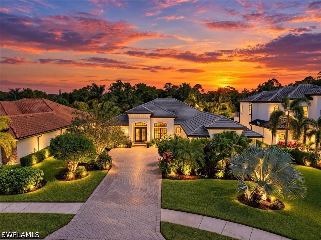 2227 Somerset Pl., Naples, FL 34120