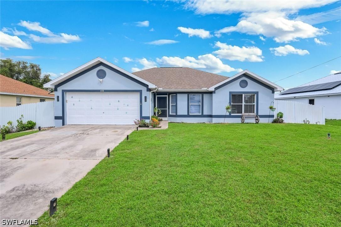 438 Willowbrook Dr., Lehigh Acres, FL 33972