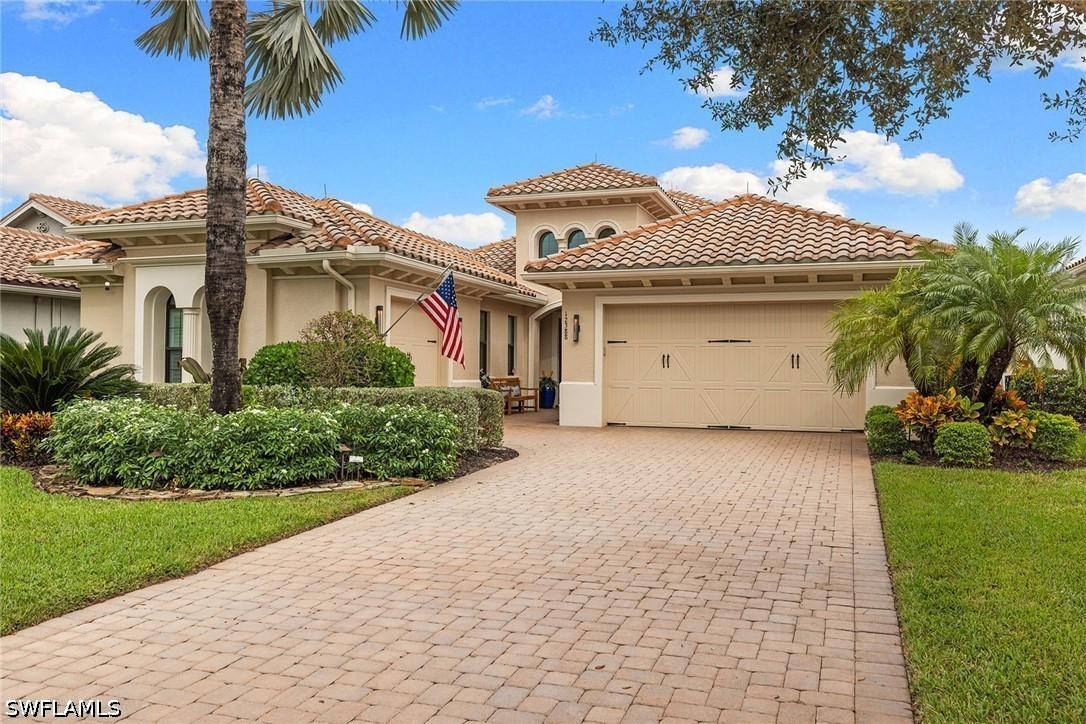 12388 Wisteria Dr., Naples, FL 34120