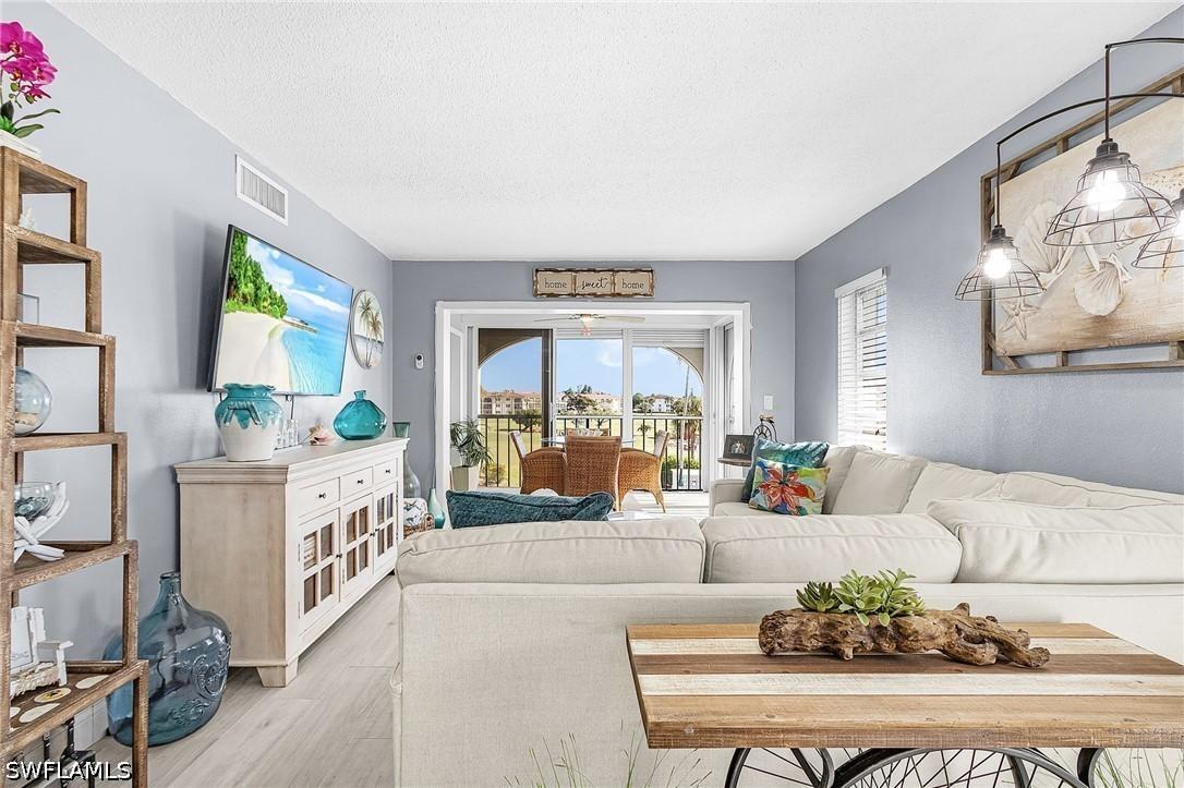 53 High Point Cir. #310, Naples, FL 34103