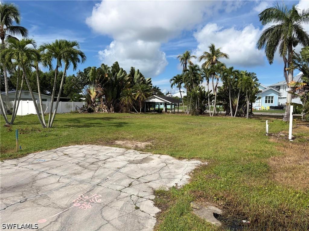 1138 Christopher Ct., Naples, FL 34104