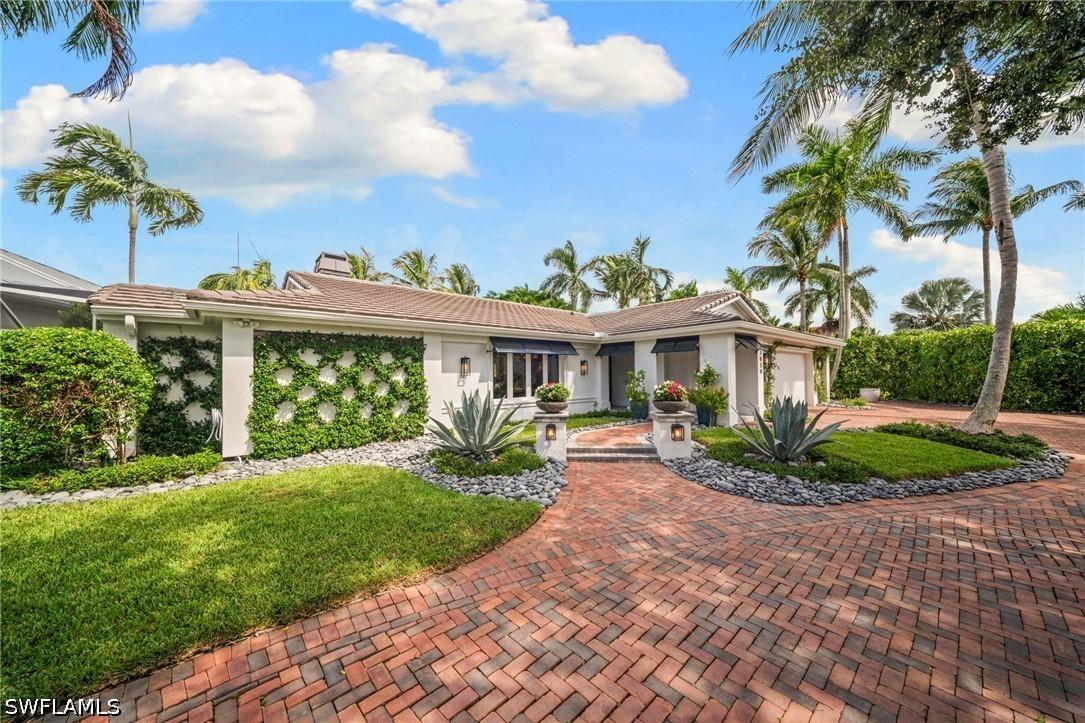 2030 Snook Dr., Naples, FL 34102