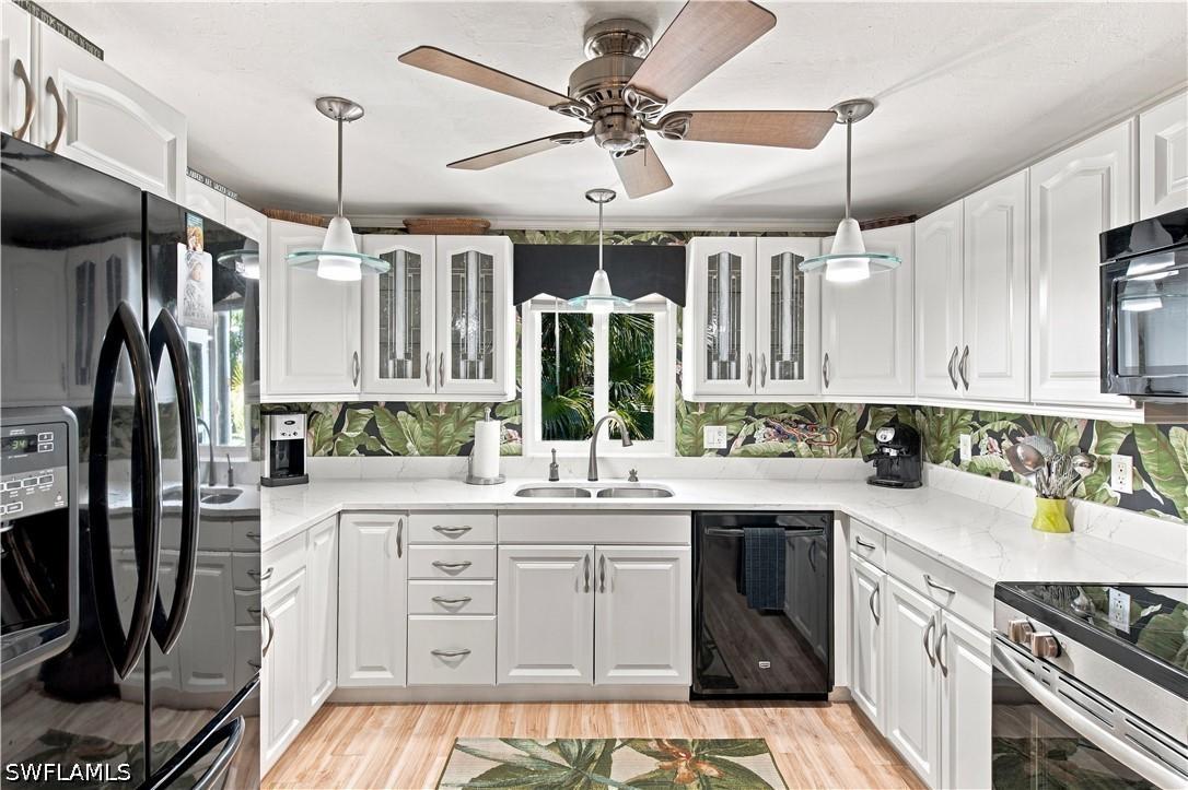 542 Charlemagne Blvd., Naples, FL 34112