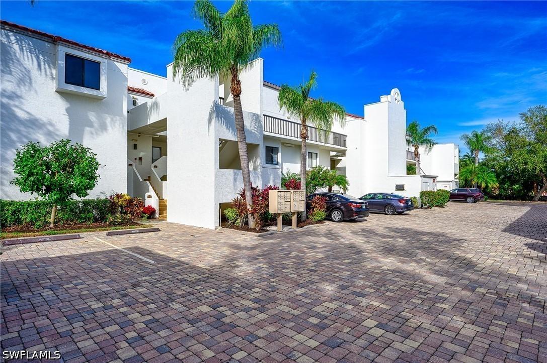 586 Beachwalk Cir. #O206, Naples, FL 34108