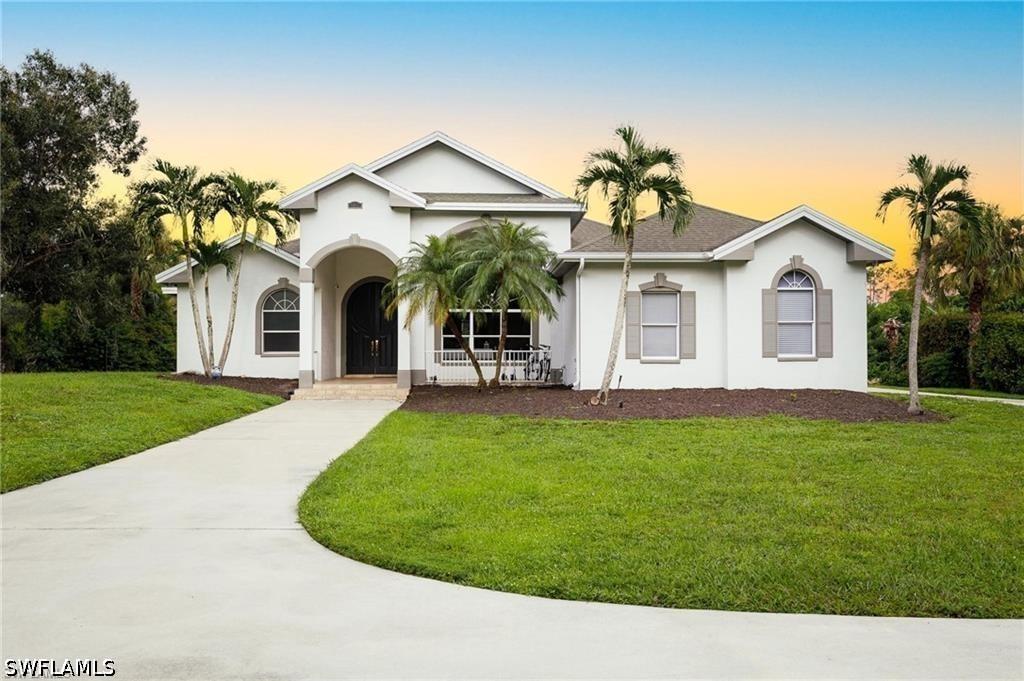 160 Logan Blvd., Naples, FL 34119