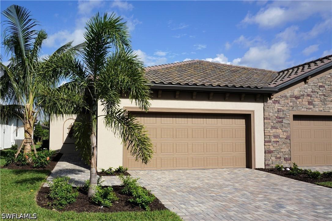 9183 Woodhurst Dr., Naples, FL 34120