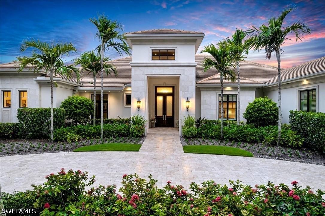 385 Colony Dr., Naples, FL 34108