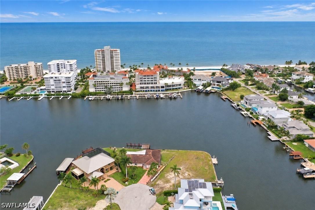 214 Trade Winds Ave., Naples, FL 34108