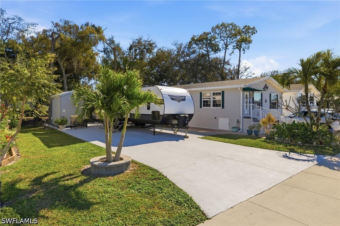 26 Bass Ln., Naples, FL 34114