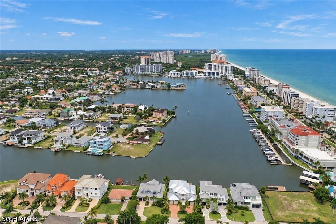 231 Trade Winds Ave., Naples, FL 34108