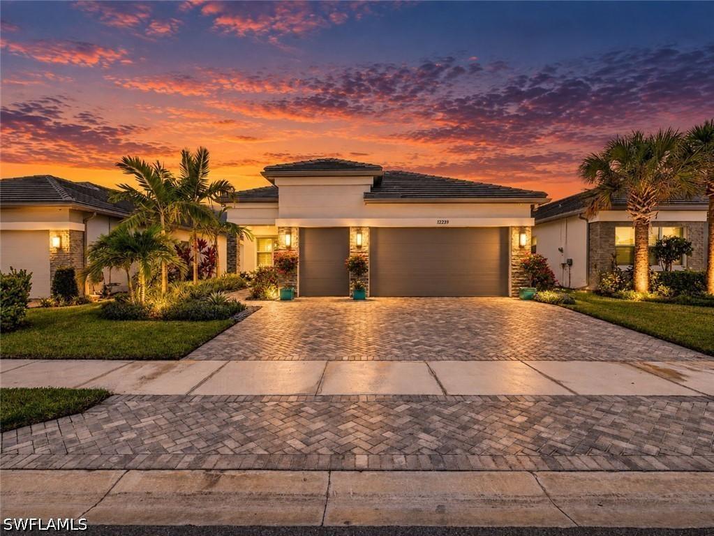 12239 Bonnet Dr., Naples, FL 34120