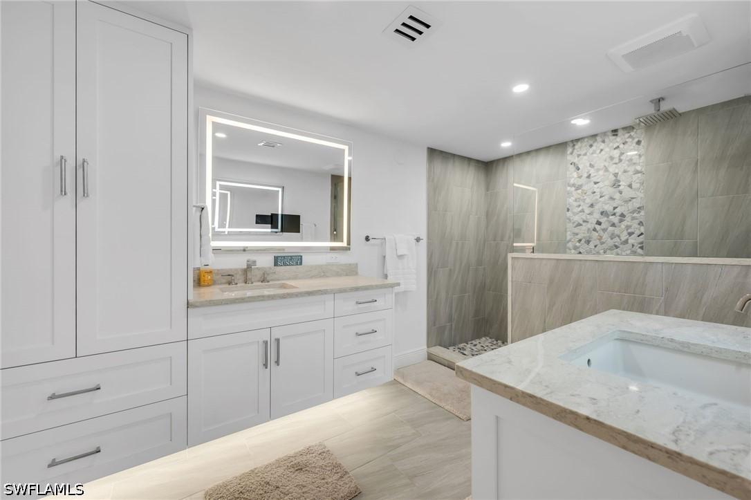 6075 Pelican Bay Blvd. #303, Naples, FL 34108