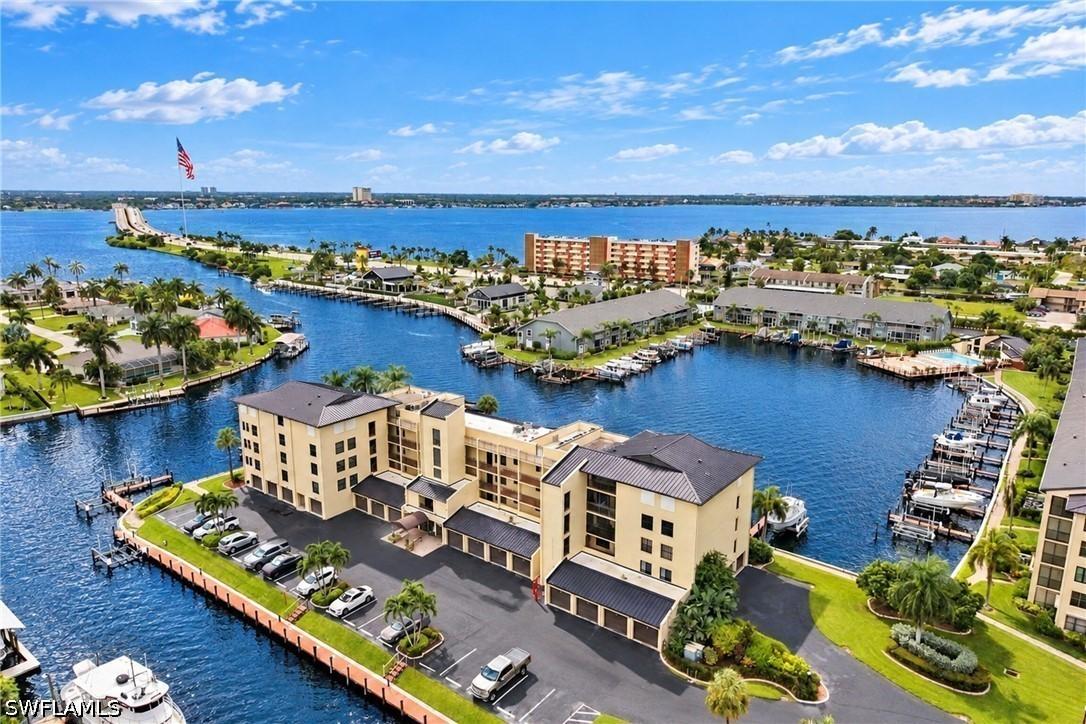 4647 SE 17th Pl. #202, Cape Coral, FL 33904