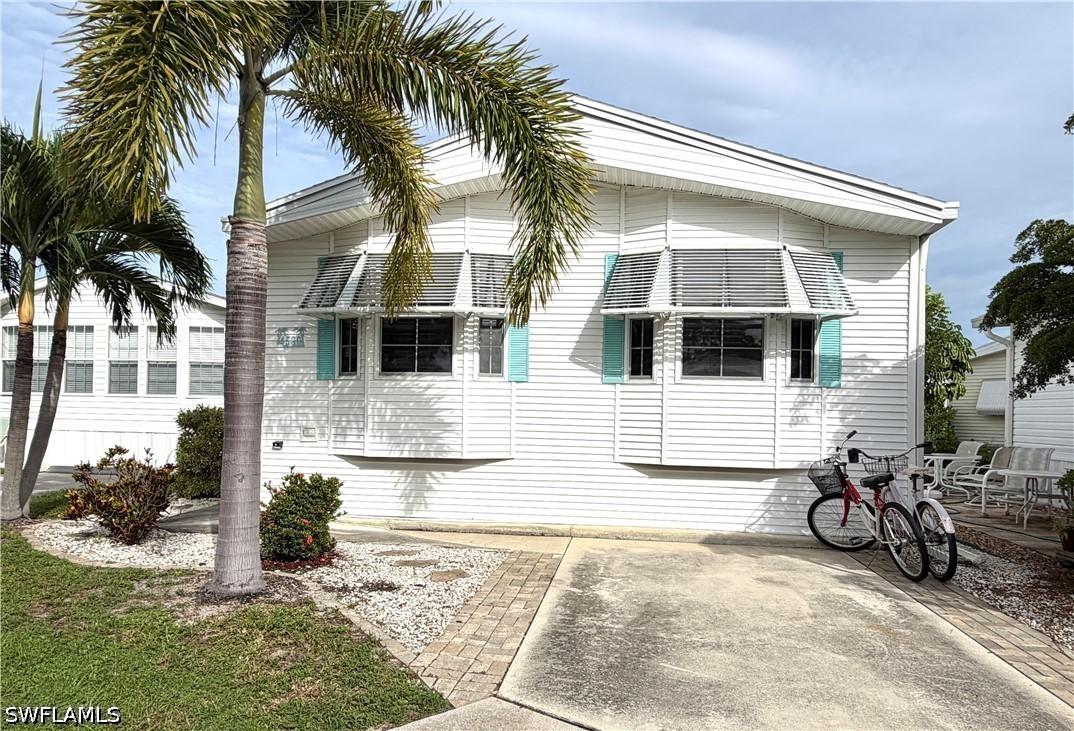 4580 Slash Pine Way, Estero, FL 33928