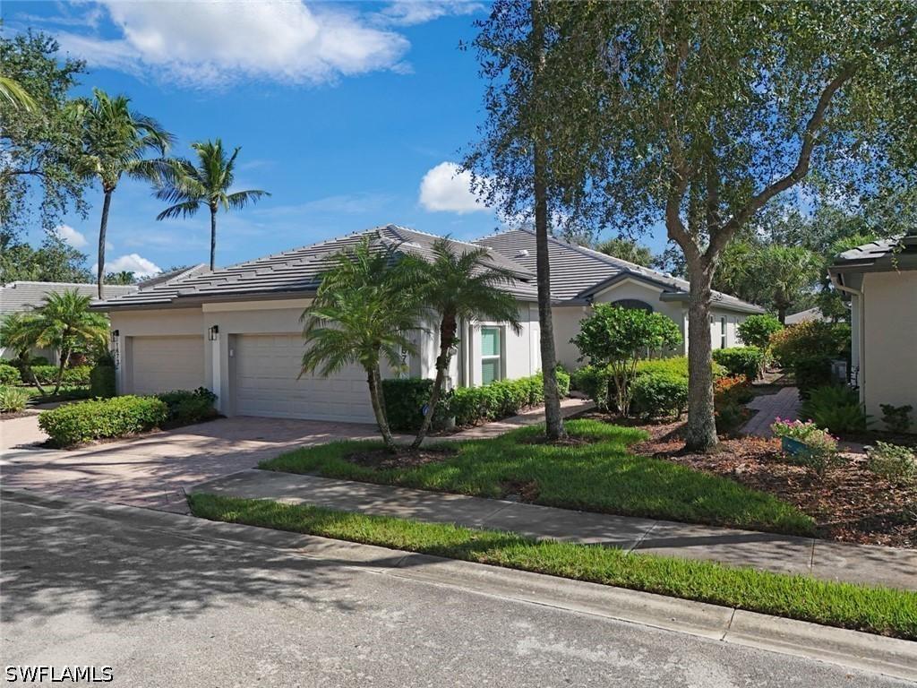 1677 Tarpon Bay Dr. #36, Naples, FL 34119