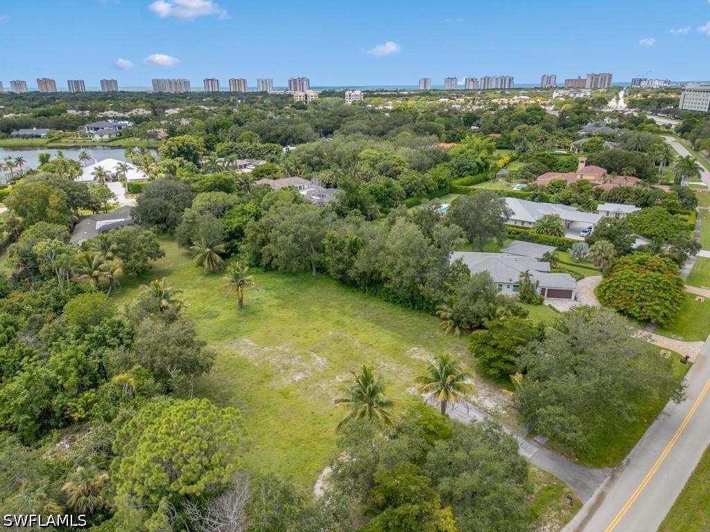 172 Hickory Rd., Naples, FL 34108