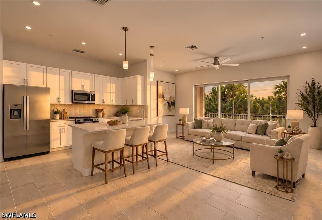 286 Indies Dr. #201, Naples, FL 34114