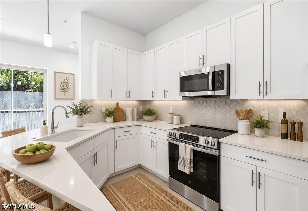 286 Indies Dr. #202, Naples, FL 34114