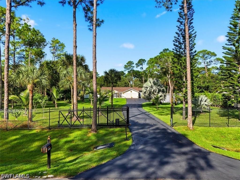 1371 17th St., Naples, FL 34117