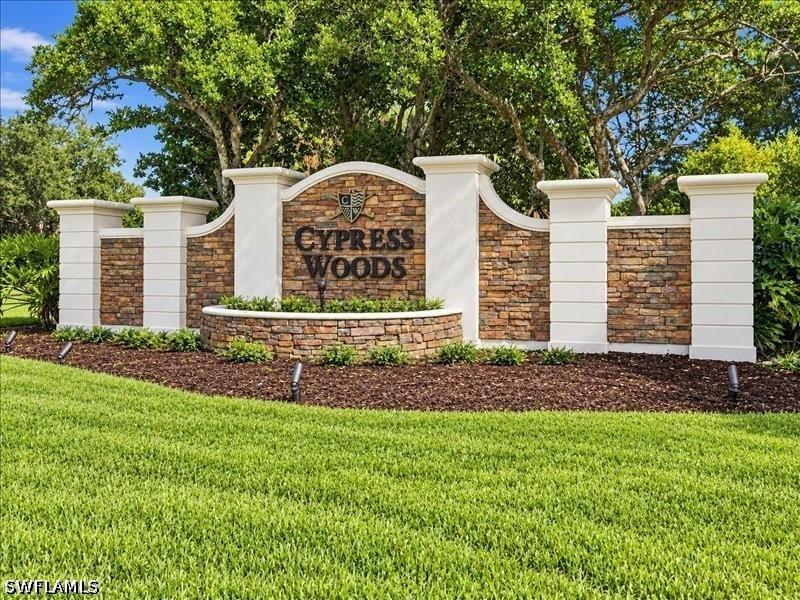 2905 Cypress Trace Cir. #104, Naples, FL 34119