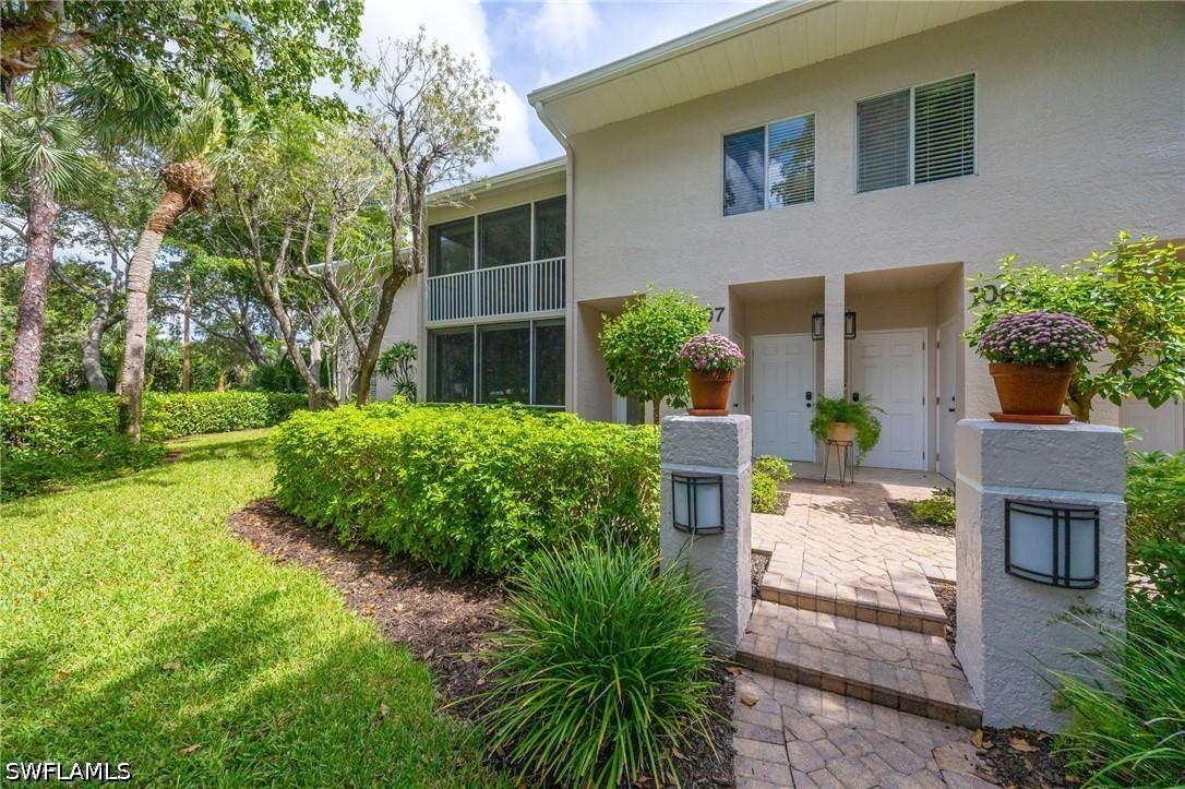 5818 Glencove Dr. #103, Naples, FL 34108