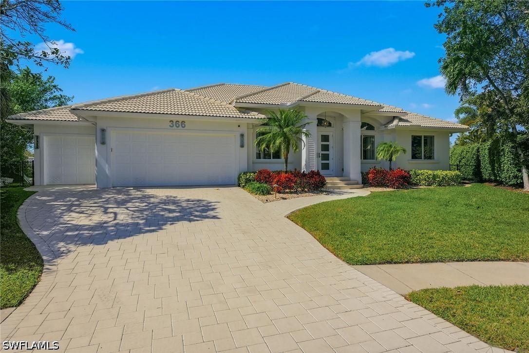 366 Grapewood Ct., Marco Island, FL 34145
