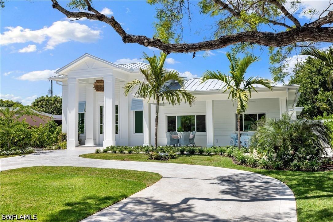 757 Broad Ct., Naples, FL 34102