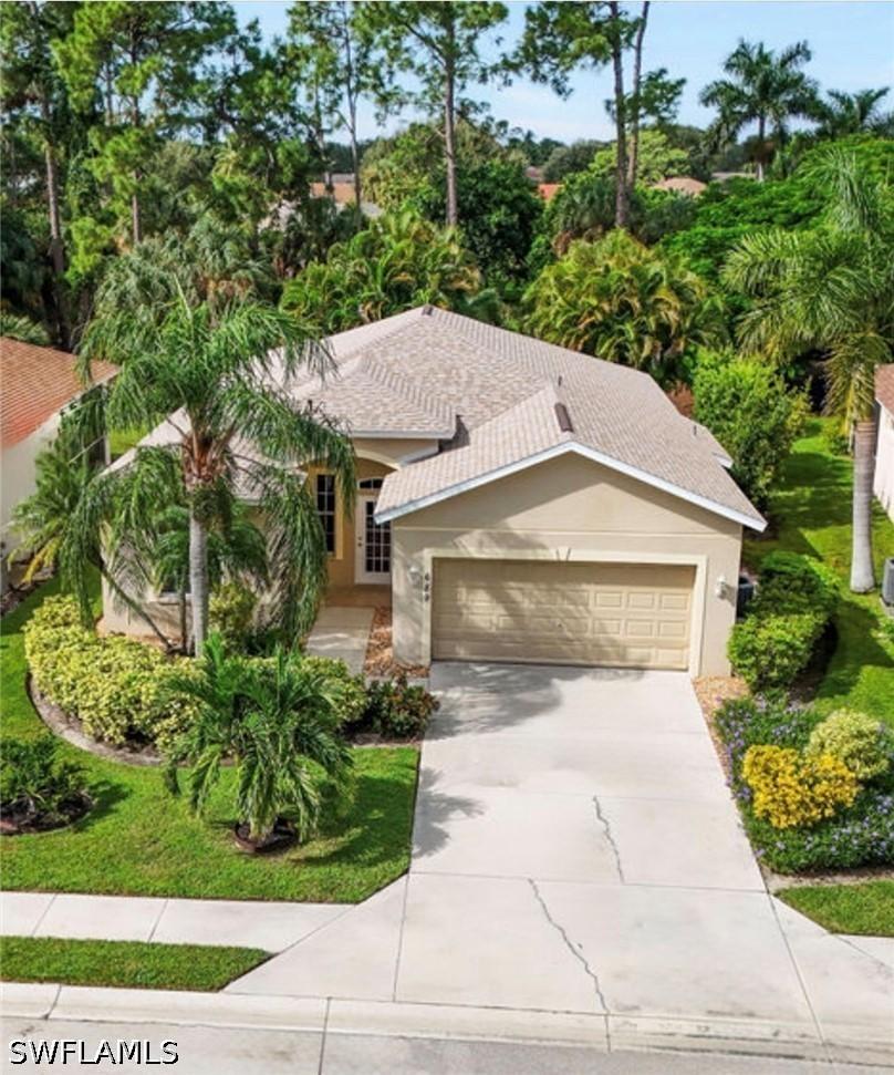 689 Crossfield Cir., Naples, FL 34104