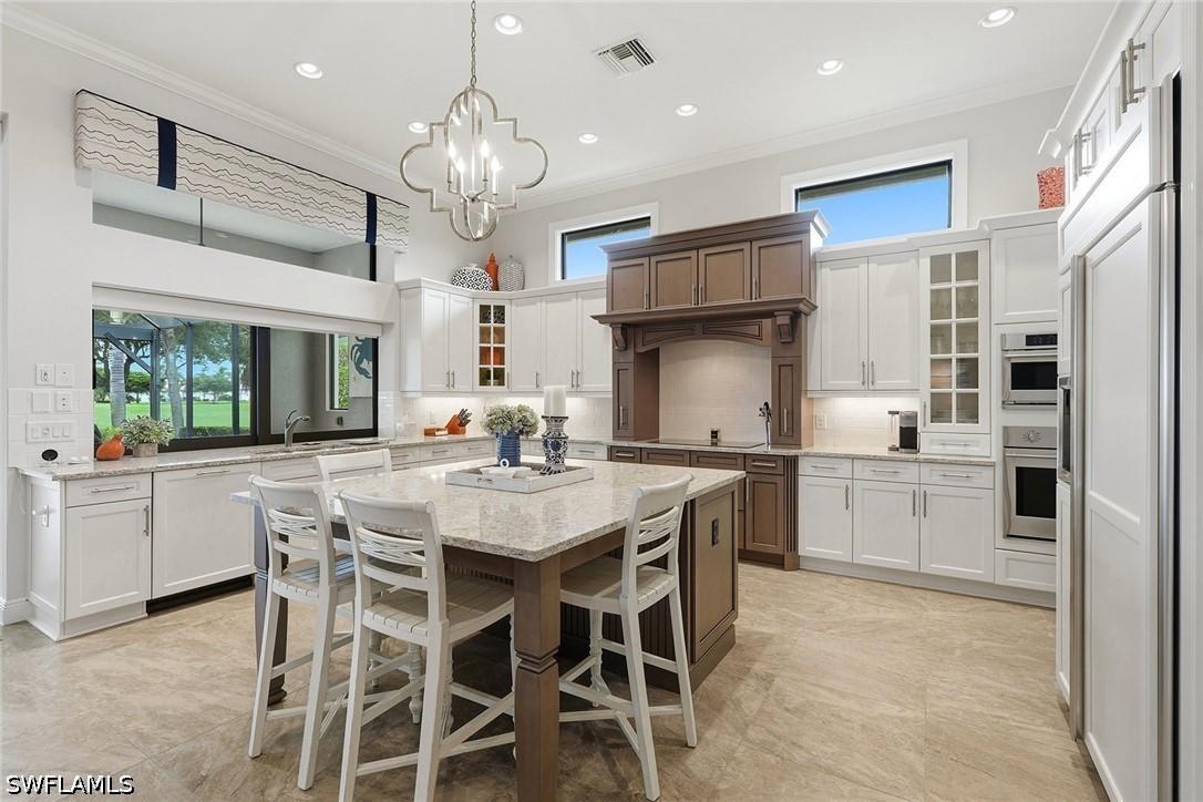 12465 Lockford Ln., Naples, FL 34120