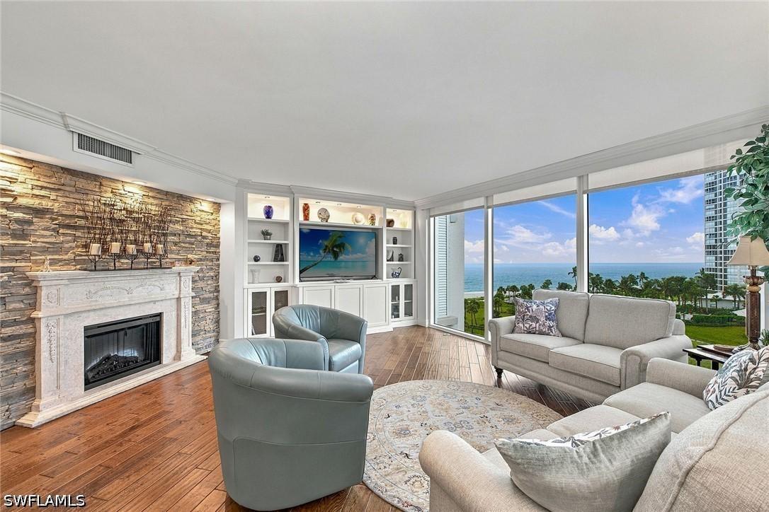 4401 Gulf Shore Blvd. #B802, Naples, FL 34103