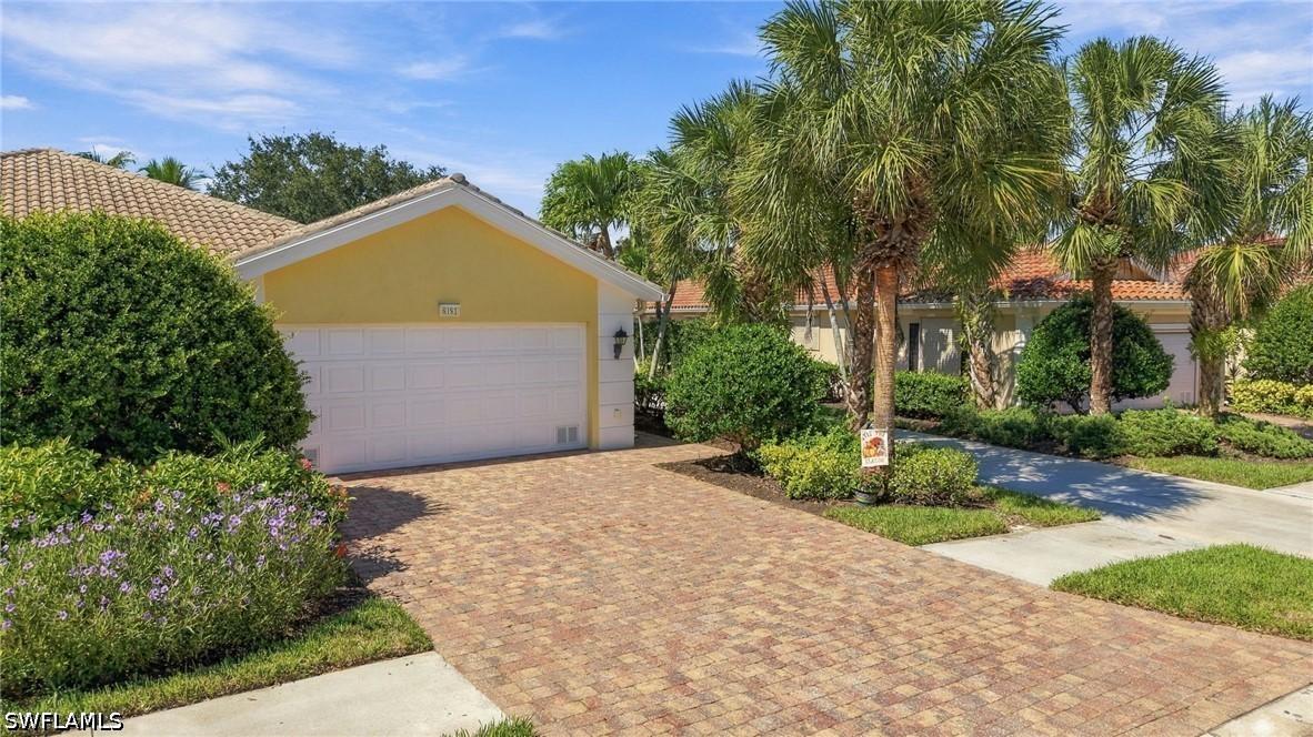 8181 Xenia Ln., Naples, FL 34114