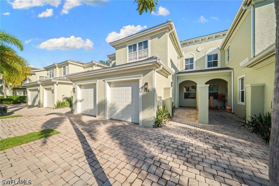 1405 Mariposa Cir. #11202, Naples, FL 34105