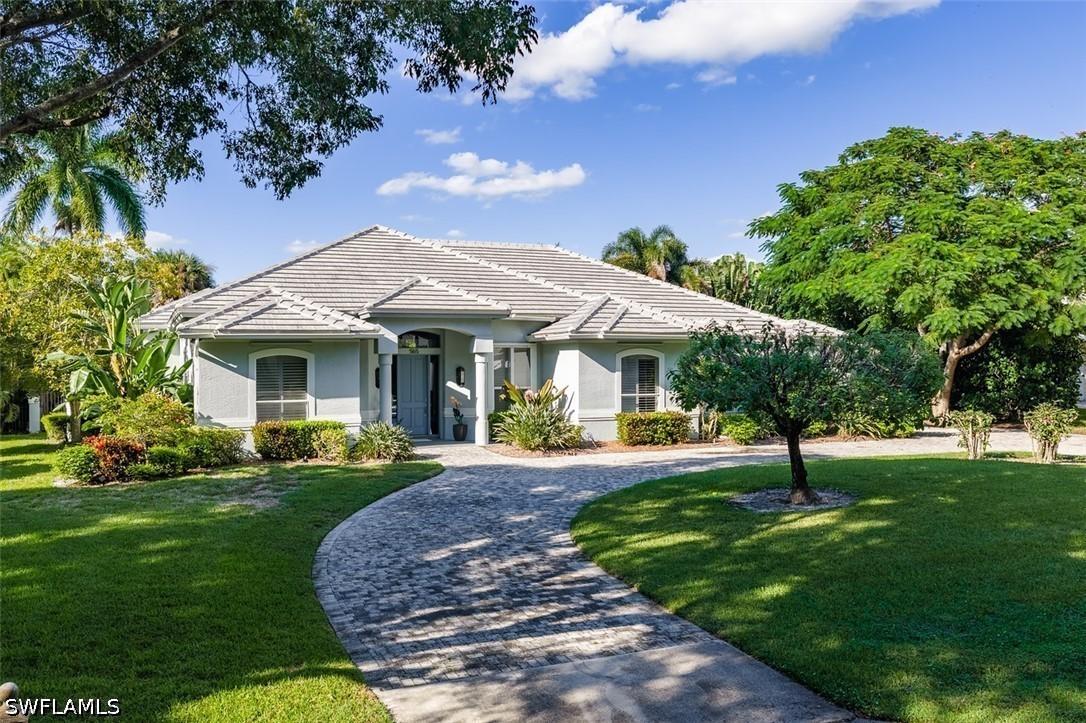 565 Coral Dr., Naples, FL 34102