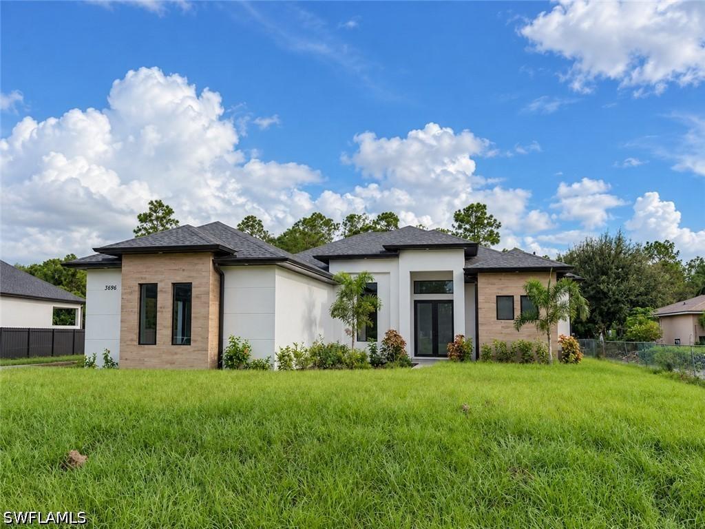 3296 52nd Ave., Naples, FL 34120