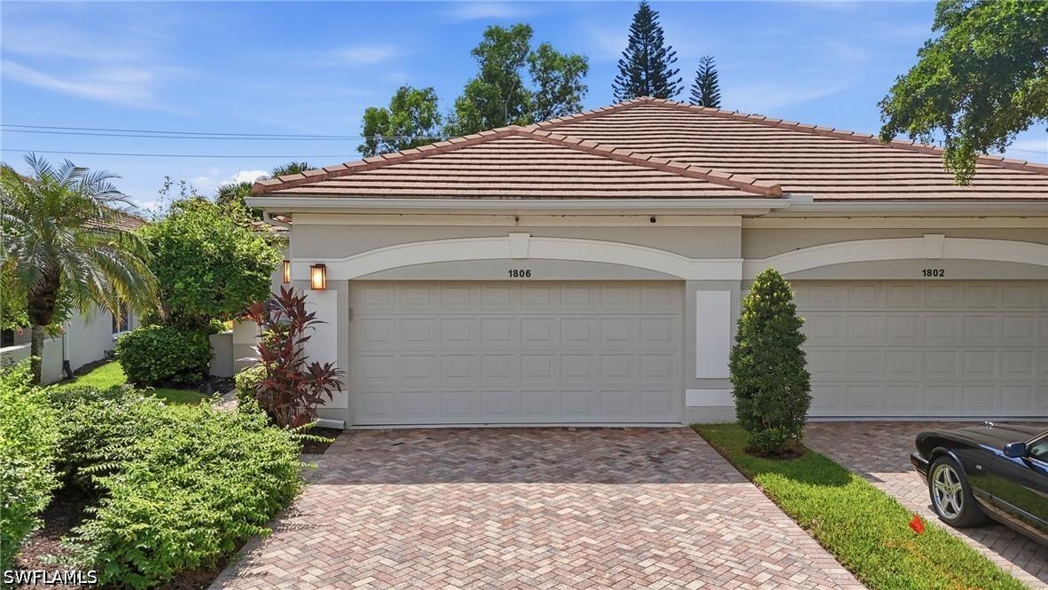 1806 Leamington Ln., Naples, FL 34109