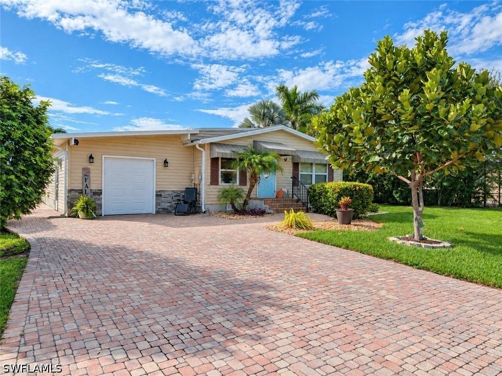 113 Audubon Rd., Naples, FL 34114