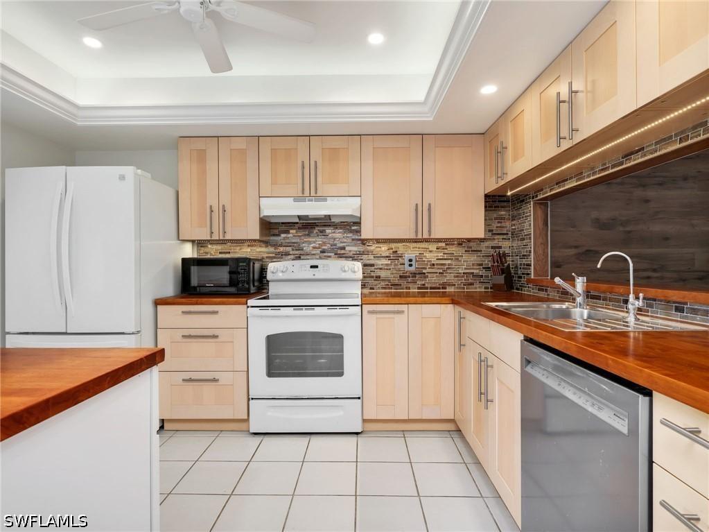 1600 Misty Pines Cir. #303, Naples, FL 34105