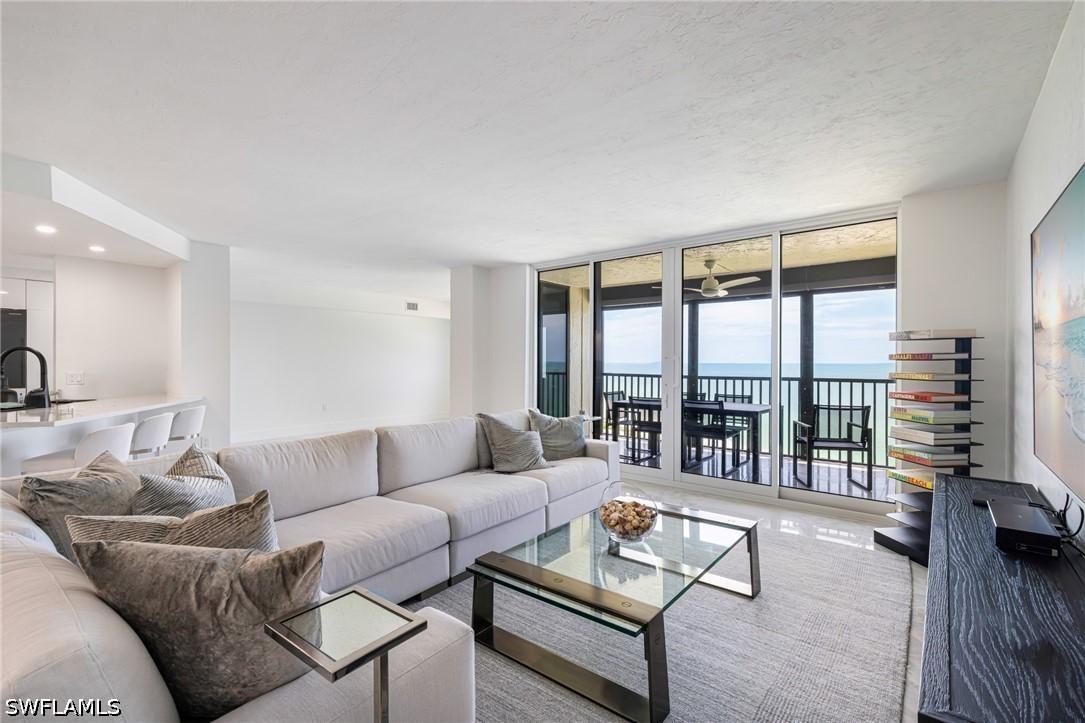 10951 Gulf Shore Dr. #904, Naples, FL 34108