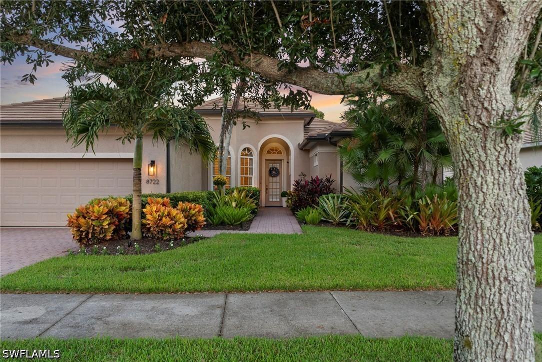 8722 Mustang Island Cir., Naples, FL 34113
