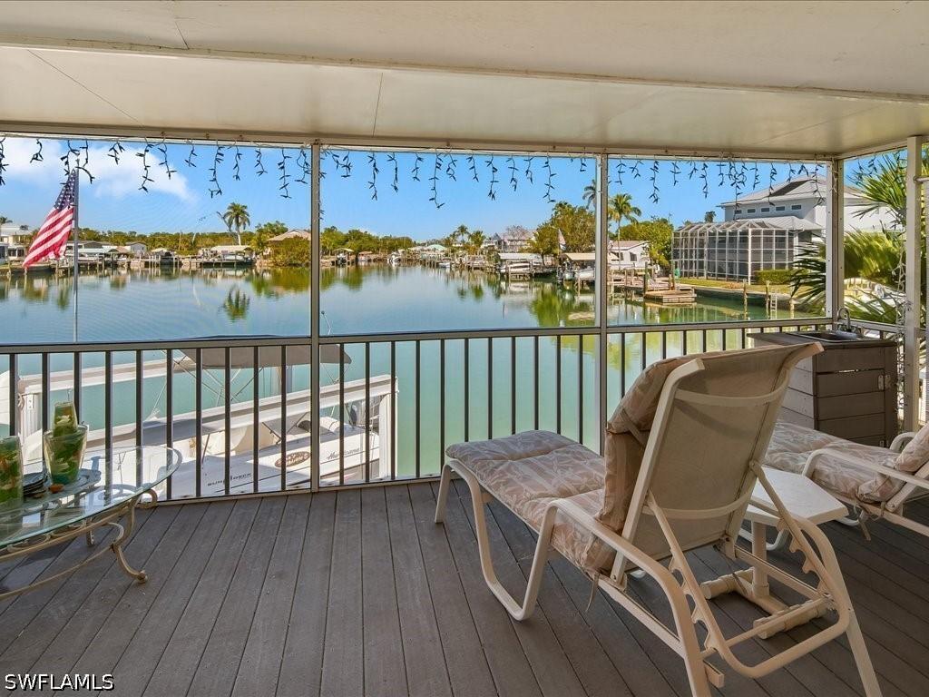 565 Coconut Ave., Goodland, FL 34140