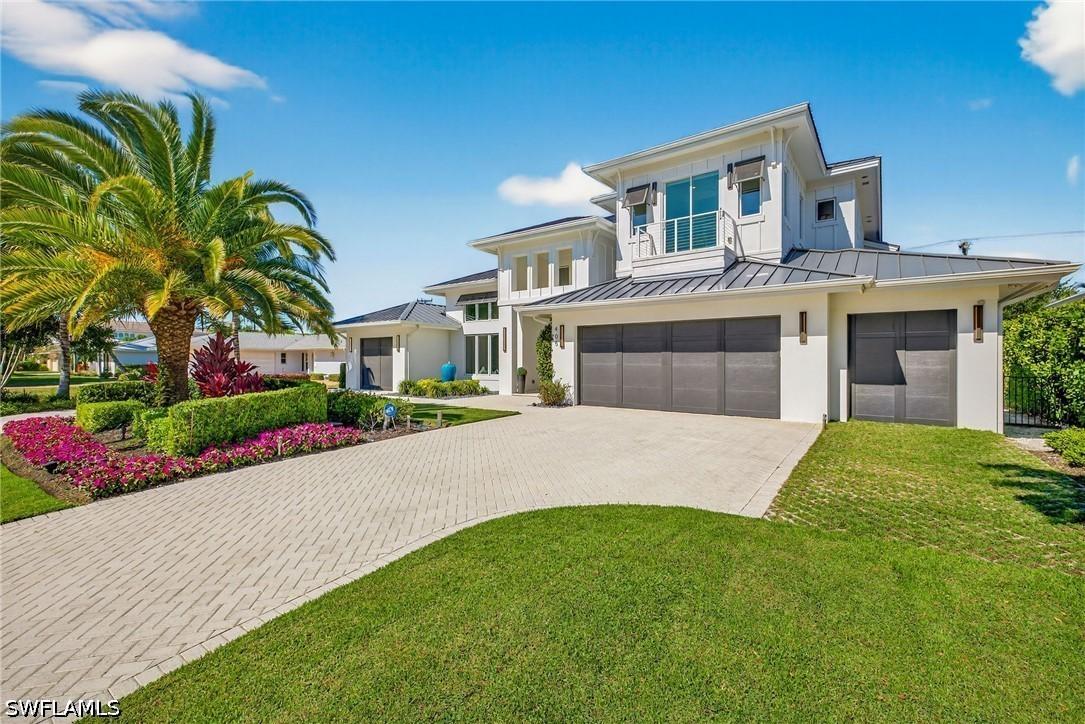 405 7th Ave., Naples, FL 34102