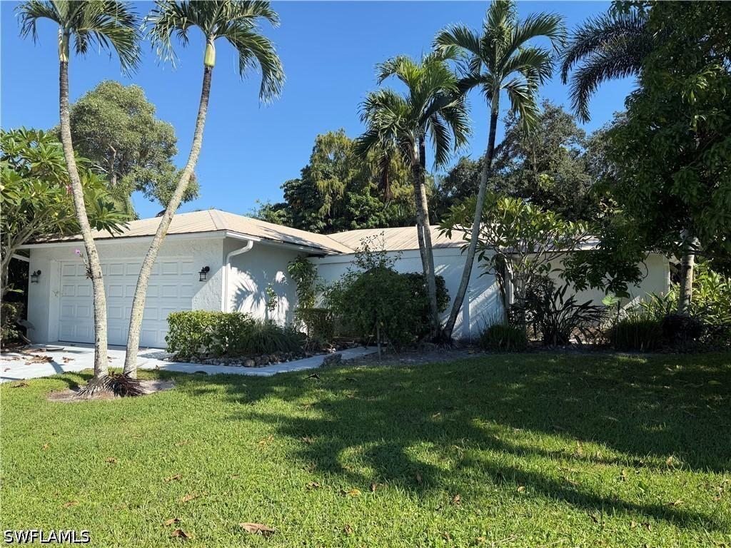 4497 Beechwood Lake Dr., Naples, FL 34112